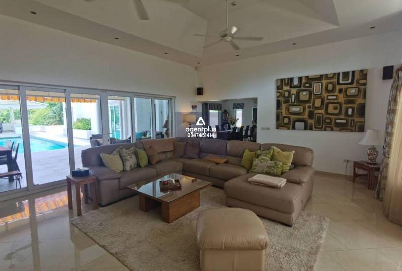 ขาย บ้านพูลวิลล่าสวยในโครงการ ทำเลทอง Siam Royal View Pattaya