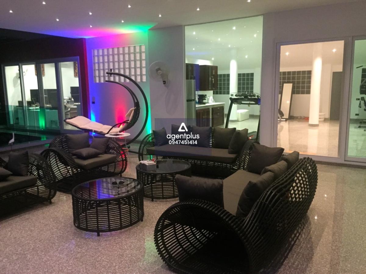 บ้านพูลวิลล่าสุดหรู เนื้อที่กว้าง ตกแต่งครบพร้อมเข้าอยู่   ราคาสุดพิเศษ บางเสร่ พัทยา