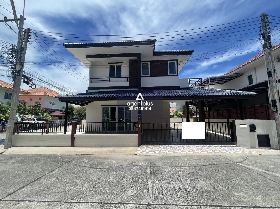 ขายบ้านเดี่ยว 2 ชั้น ทำเลทอง ใกล้นิคมแหลมฉบัง เดินทางสะดวก เหมาะอยู่อาศัยหรือปล่อยเช่า บ้านขนาดกำลังดี บรรยากาศเงียบสงบ เป็นส่วนตัว ใจกลางย่านชุมชนศรีราชา