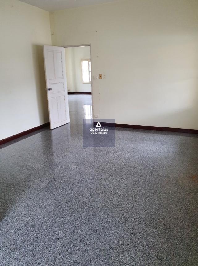 ขายบ้านเดี่ยวหลังใหญ่ ทำเลดี — ลัดดาวิลล์ 5 บางบัวทอง บ้านสวย พื้นที่เยอะ เหมาะสำหรับครอบครัวที่ต้องการความเป็นส่วนตัวและการเดินทางสะดวก