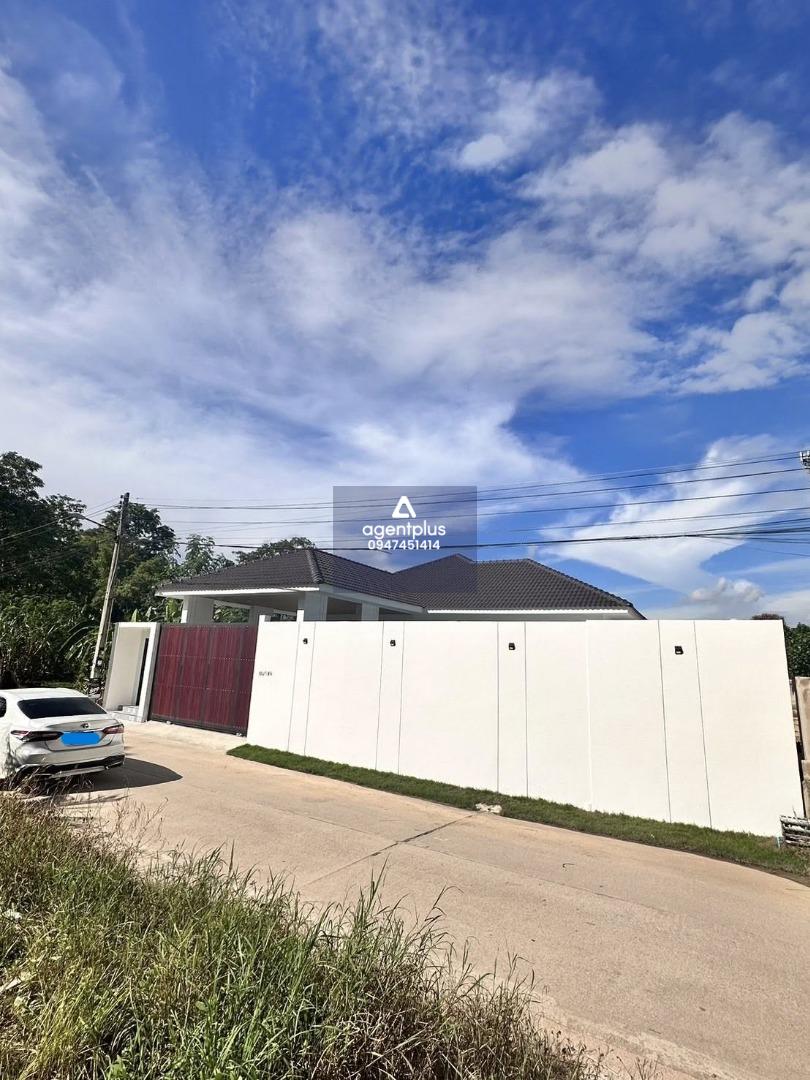 ให้เช่าบ้านเดี่ยวพร้อมสระว่ายน้ำ ใกล้ตลาดน้ำสี่ภาค พัทยา