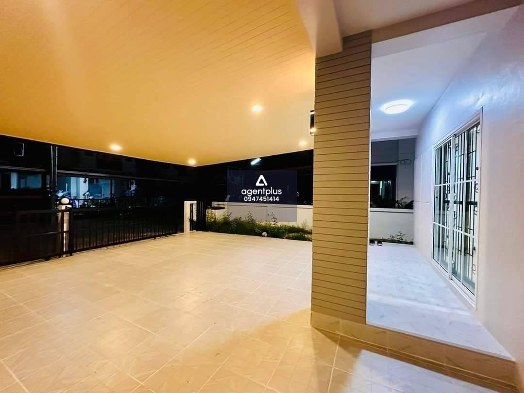 ขายบ้านเดี่ยว 2 ชั้น (หมู่บ้านโฮมทาวน์ศรีราชา)คุ้มกว่านี้ไม่มีแล้ว  