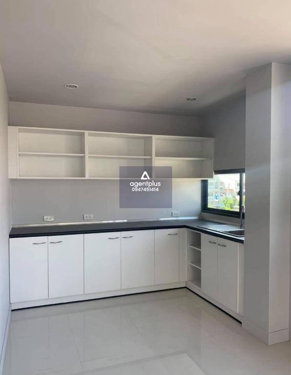 Jade height สาทร-พระราม3 home office ถนนพระราม3 ฝั่งprivate zone ที่ให้ความเป็นส่วนตัว เพียง11หลัง