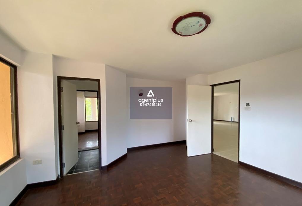 ขายคอนโดมิเนียม โครงการคอนโดวิวนกยูง แกลง เหมาะอยู่อาศัยและเป็นที่พักตากอากาศ ตั้งอยู่ใกล้ทะเล และสถานที่ท่องเที่ยวทางธรรมชาติ การคมนาคมสะดวก สาธารณูปโภคพื้นฐานครบ