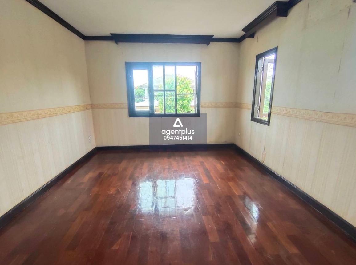 ขายบ้านเดี่ยวหลังใหญ่ ทำเลร่มเกล้า — ฟังก์ชันครบ พื้นที่เยอะ บรรยากาศเป็นส่วนตัว