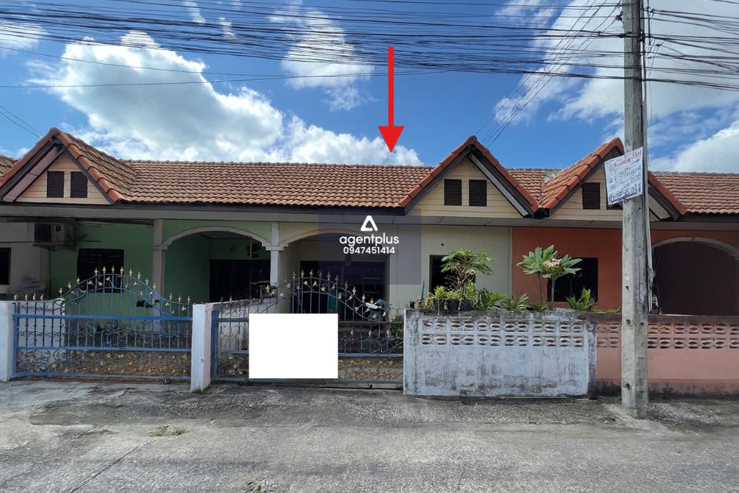 ทาวน์เฮ้าส์ชั้นเดียว ห่างจากถนนสัตหีบ-ฉะเชิงเทรา (ทล.331) แยกเข้าถนนอ่าวอุดม-ปากร่วม ประมาณ 5 กม โครงการภูวรินทร์ ศรีราชา การคมนาคมสะดวก สาธารณูปโภคครบครัน