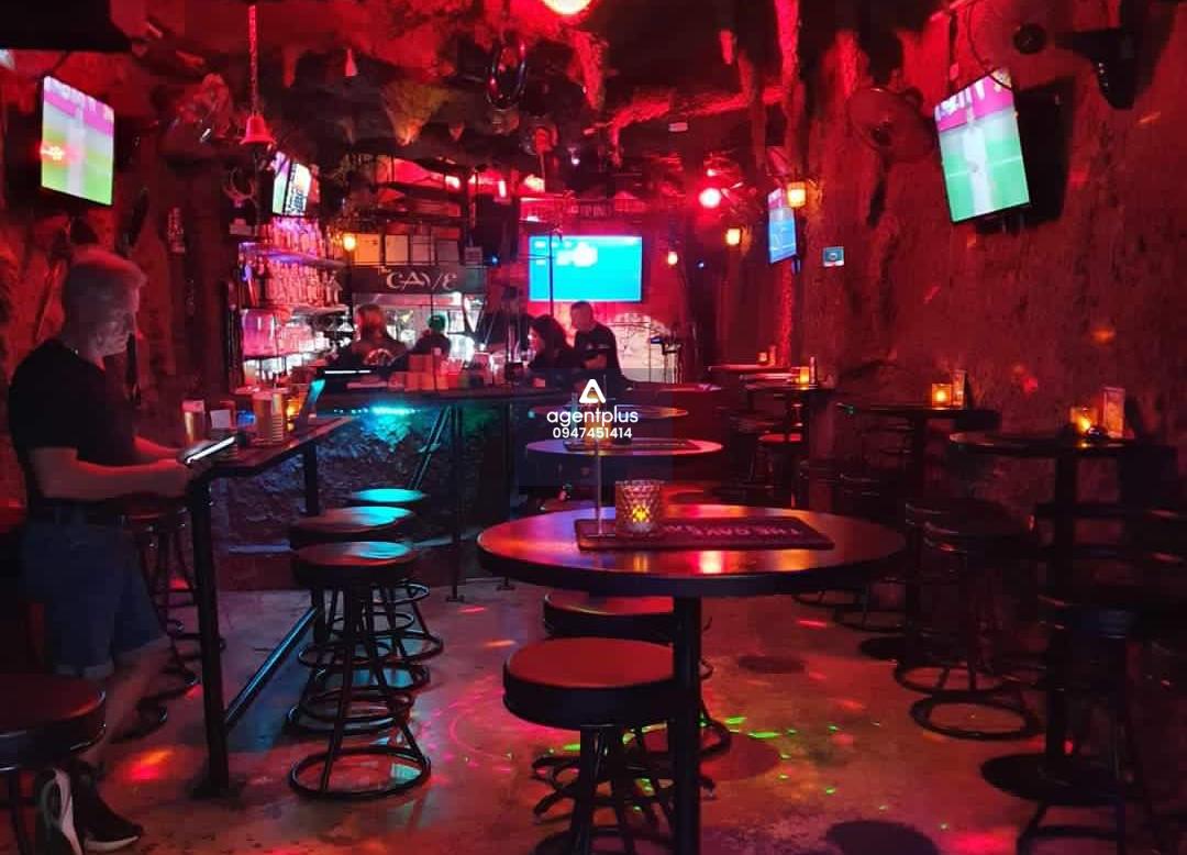 เซ้งบาร์มีสไตล์ที่ LK Metro ราคาสุดคุ้ม ไม่มีค่าแป๊ะเจี๊ยะ!