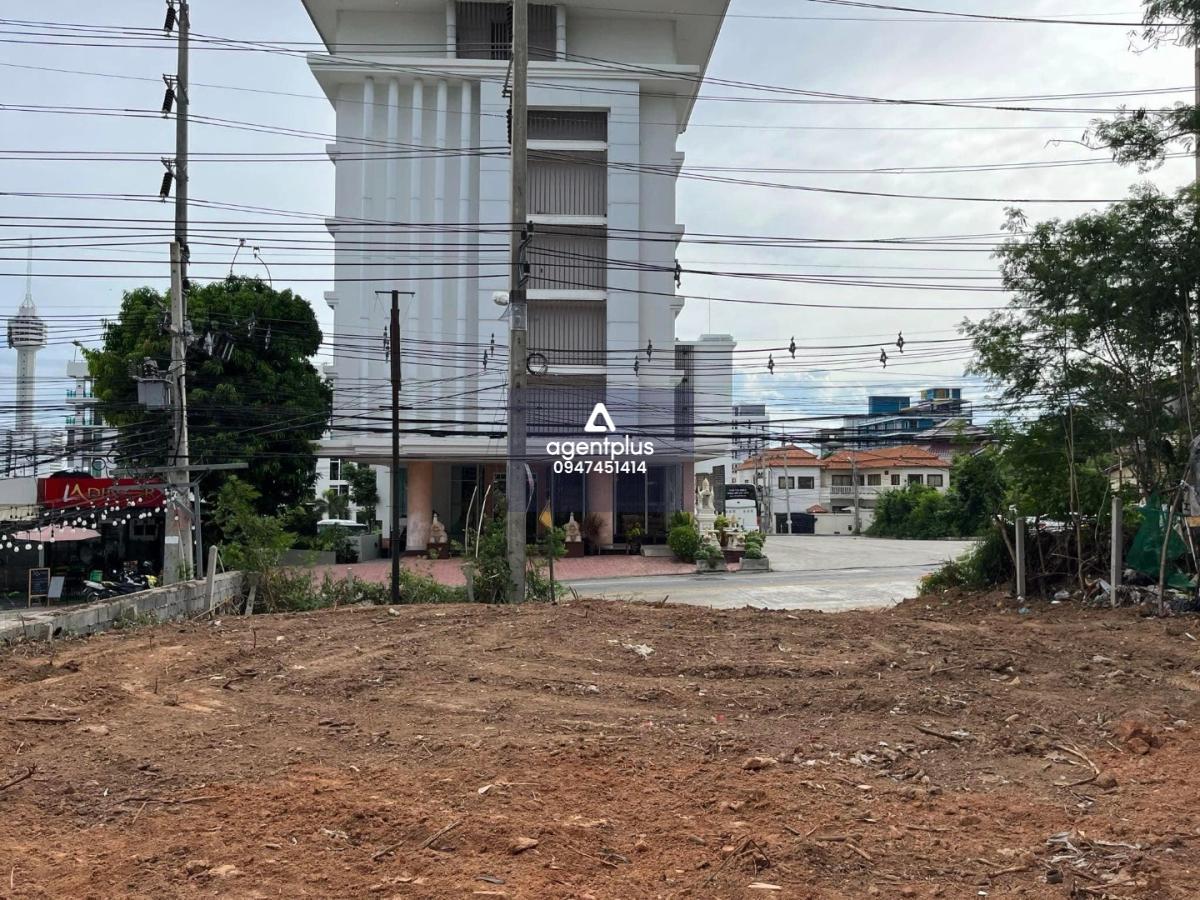 # ขายที่ดินทำเลทอง  ติดถนนเขาพระตำหนัก เมืองพัทยา