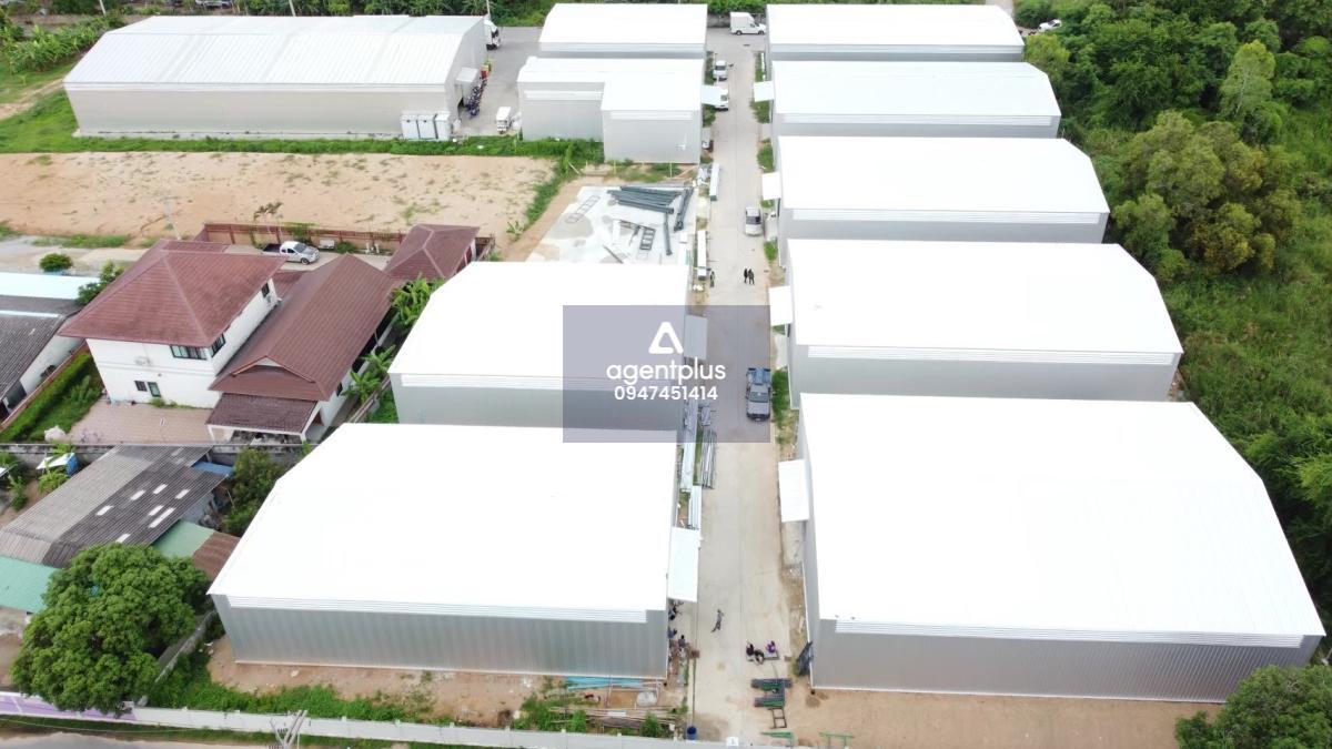 ให้เช่า โกดังสำเร็จรูป 300 ตรม. บางละมุง จ. ชลบุรี ห่างถนนสุขุมวิท 90 เมตร