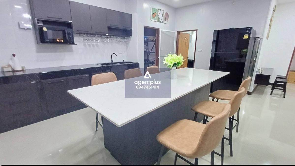 พูลวิลล่าสไตล์รีสอร์ทให้เช่า Middle House Pool Villa ซอยสยาม พัทยากลาง