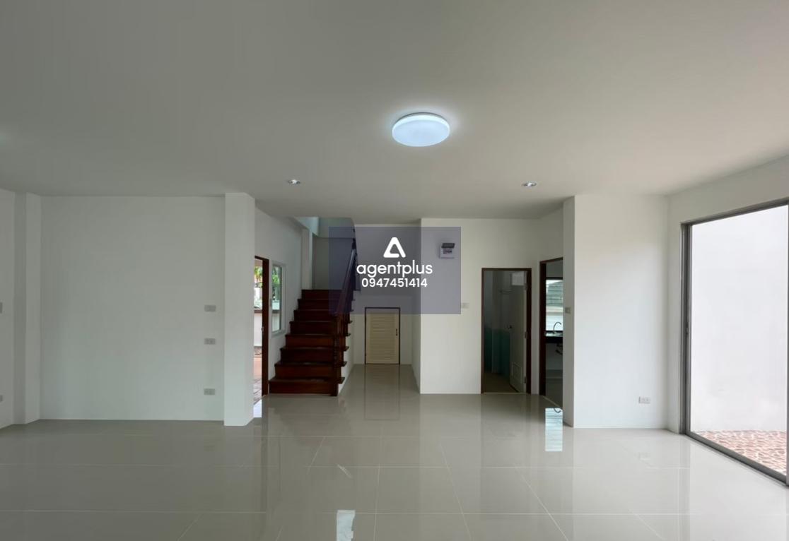 ขายบ้านเดี่ยว 2 ชั้น รีโนเวทแล้ว โครงการเปรมวรา ชลบุรี ทำเลดีในแหล่งชุมชน เดินทางเข้า-ออกสะดวก