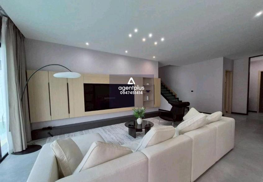 ขายด่วน! Luxury Pool Villa จอมเทียน – เดินไปทะเลได้เพียงไม่กี่นาที โอกาสหายาก! พูลวิลล่าหรู 5 ห้องนอน ใกล้ Dongtan Beach & Jomtien Beach ทำเลดีที่สุดสำหรับอยู่อาศัย–ลงทุนปล่อยเช่า รายได้สูงตลอดปี!