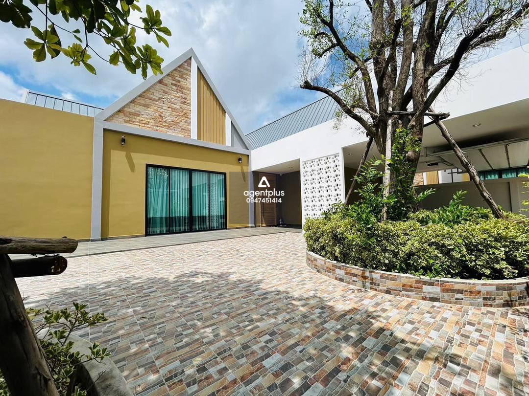 ขายบ้านพร้อมสระว่ายน้ำ บ้านสภาพดีใหม่ สะอาด น่าอยู่ ทุ่งกลมตาลหมัน 26 ชลบุรี