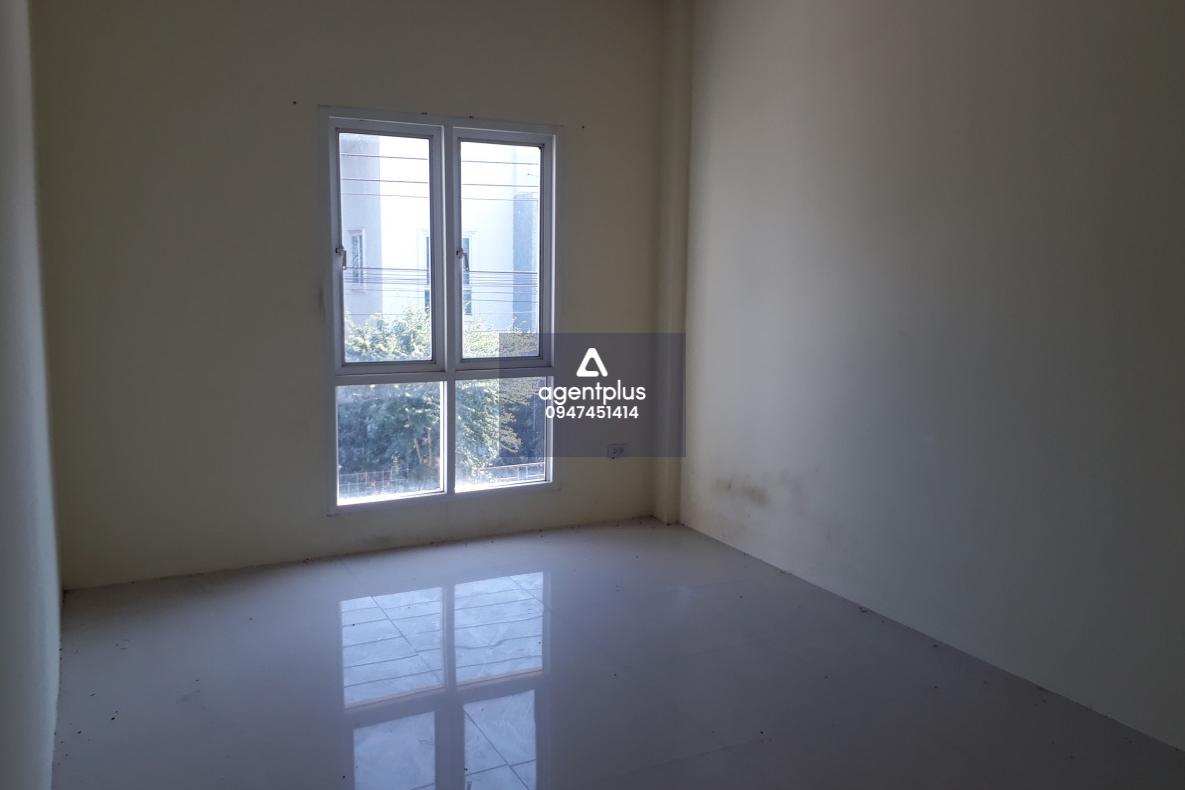 ทาวน์เฮ้าส์ 2 ชั้น หมู่บ้านเดอะเนเจอร์พาร์ค ลาดหลุมแก้ว