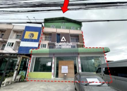 ขาย อาคารพาณิชย์ 3 ชั้น มีชั้นลอย และต่อเติมชั้นดาดฟ้า จำนวน 3 คูหาติดกัน โดยมีพื้นที่ภายในระหว่างอาคารเชื่อมทะลุถึงกัน 