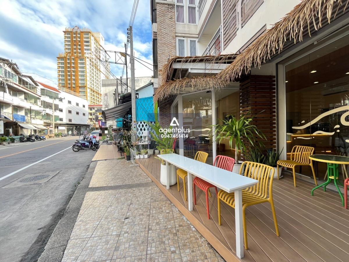 ขายอาคารพาณิชย์ 4 ชั้น 2 คูหา ทะลุกัน ใจกลางพัทยา! เหมาะลงทุนทำ คาเฟ่ + เกสต์เฮ้าส์รายวัน  รีโนเวทใหม่ทั้งหลัง พร้อมดำเนินกิจการได้ทันที
