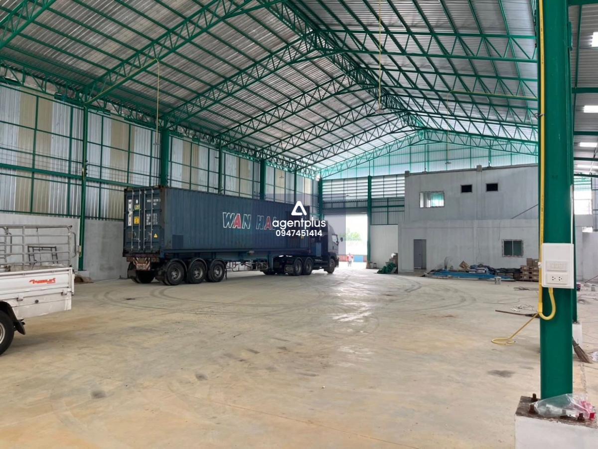 ให้เช่าโกดัง โรงงานสร้างใหม่ มี 2 หลัง ใกล้ถนนพระรามสอง ขาออก กม. 42 กรุงเทพฯ