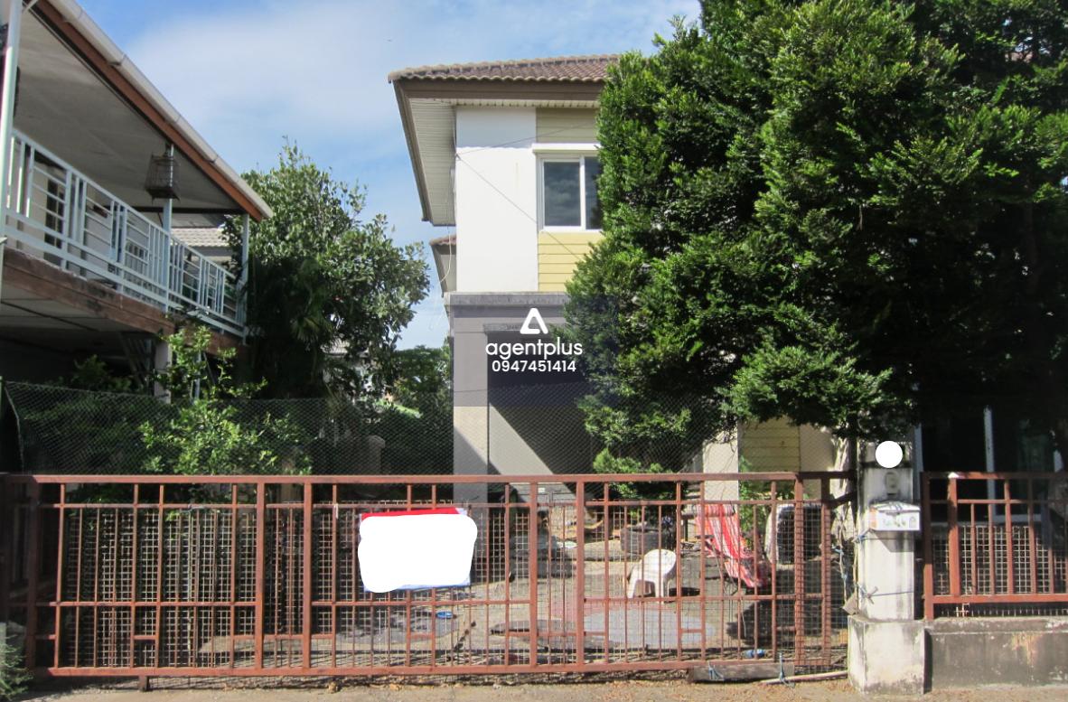 ขายบ้านเดี่ยวเปล่า 2 ชั้น โครงการพฤกษาวิลเลจ 15 ถนนเทพารักษ์ ราคา 3 ล้านบาท เหมาะกับการนำมารีโนเวทใหม่ ใกล้วัดน้อยสุวรรณาราม โรงเรียนและตลาดสด