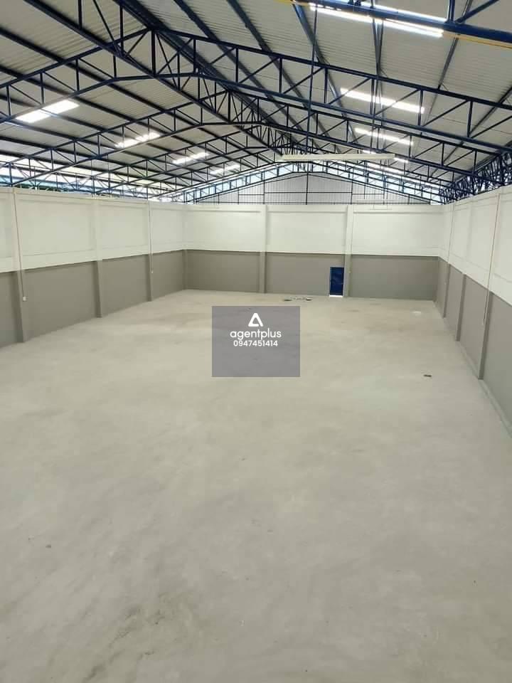 *ให้เช่าโกดังสร้างใหม่พร้อมออฟฟิศ ถนนแพรกษา สมุทรปราการ