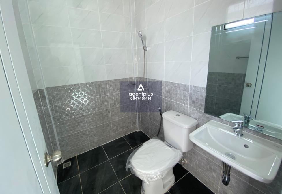 สวนแก้วทางไผ่ 3 ทาวน์เฮ้าส์ชั้นเดียว ตั้งอยู่บนถนนทางไผ่ 3 การคมนาคมสะดวก สาธารณูปโภคพื้นฐานครบ