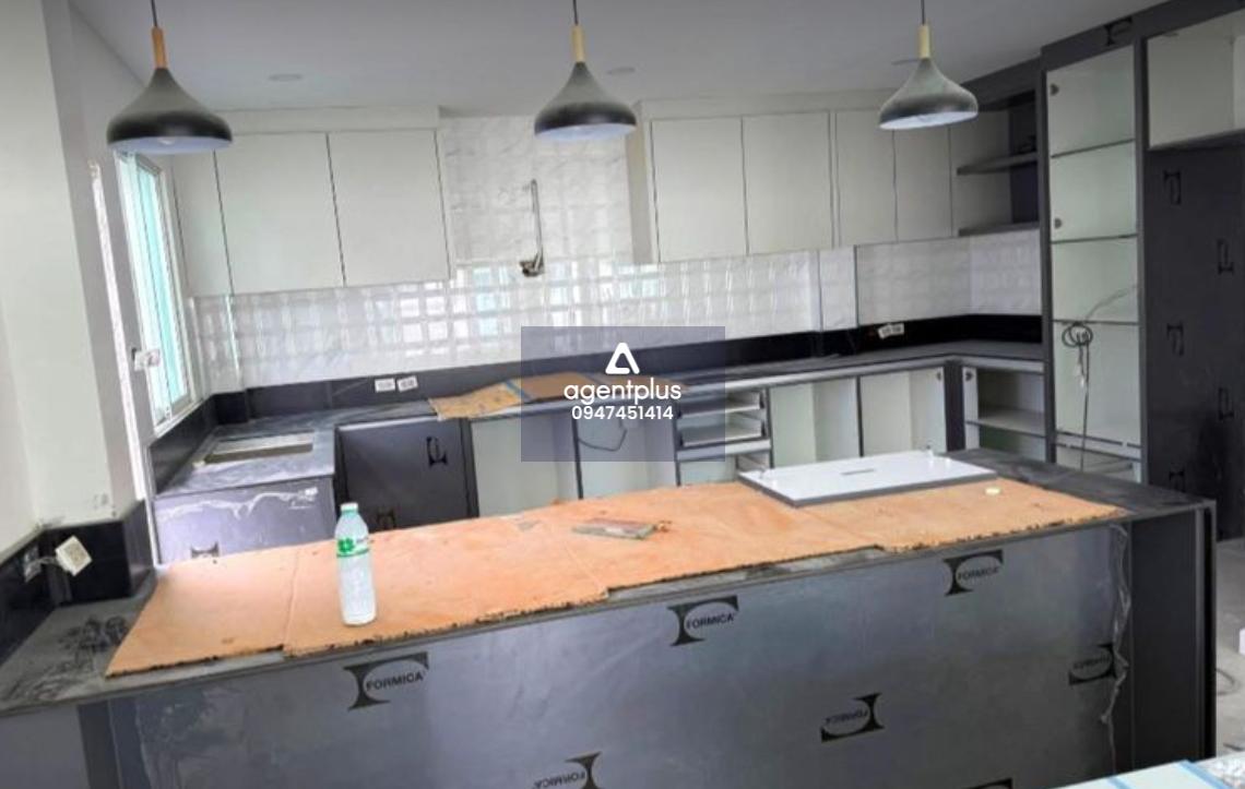 วิลล่าหรู 5 ห้องนอน พร้อมสระว่ายน้ำส่วนตัว ให้เช่า