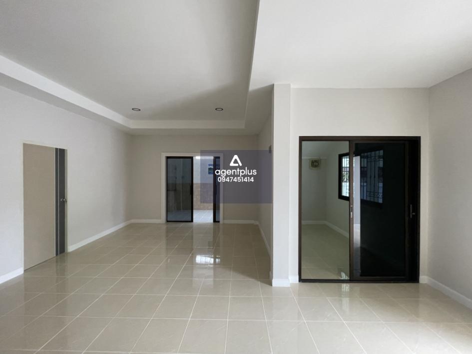 บ้านเดี่ยวชั้นเดียว สวีทโฮม ชลบุรี : ปรับปรุงใหม่ ทำเลดีในแหล่งชุมชน เดินทางเข้า-ออกสะดวก