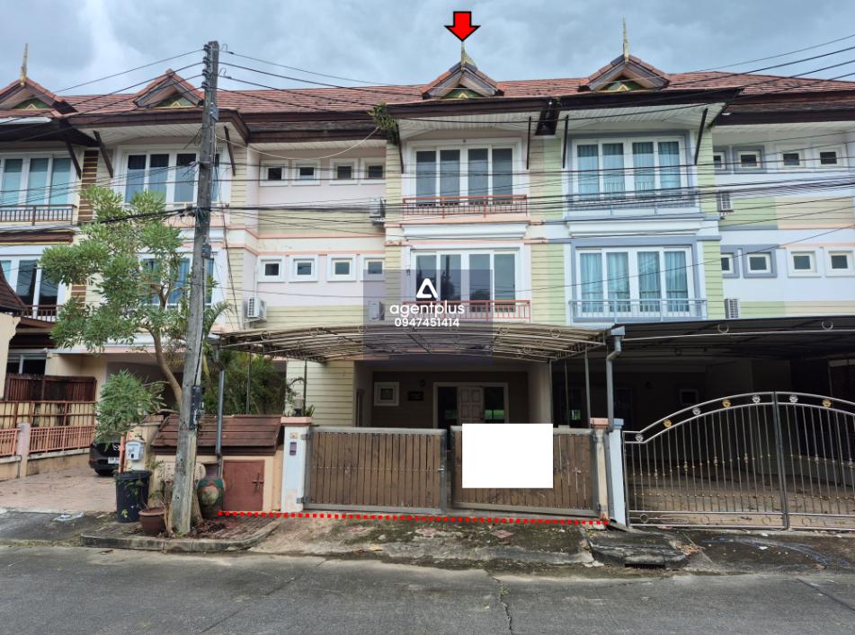 ทาวน์เฮ้าส์ 3 ชั้น ทำเลดี โครงการรแบบร่มรื่น มีบรรยากาศเงียบสงบใกล้ธรรมชาติและทะเลสาบส่วนตัว ติดถนนเจ้าฟ้าตะวันตก