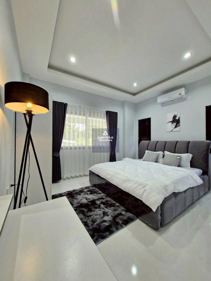 บ้านสร้างใหม่หลังมุม พร้อมเฟอร์นิเจอร์ ทำเลดีใกล้มอเตอร์เวย์ 1 กิโล พัทยา