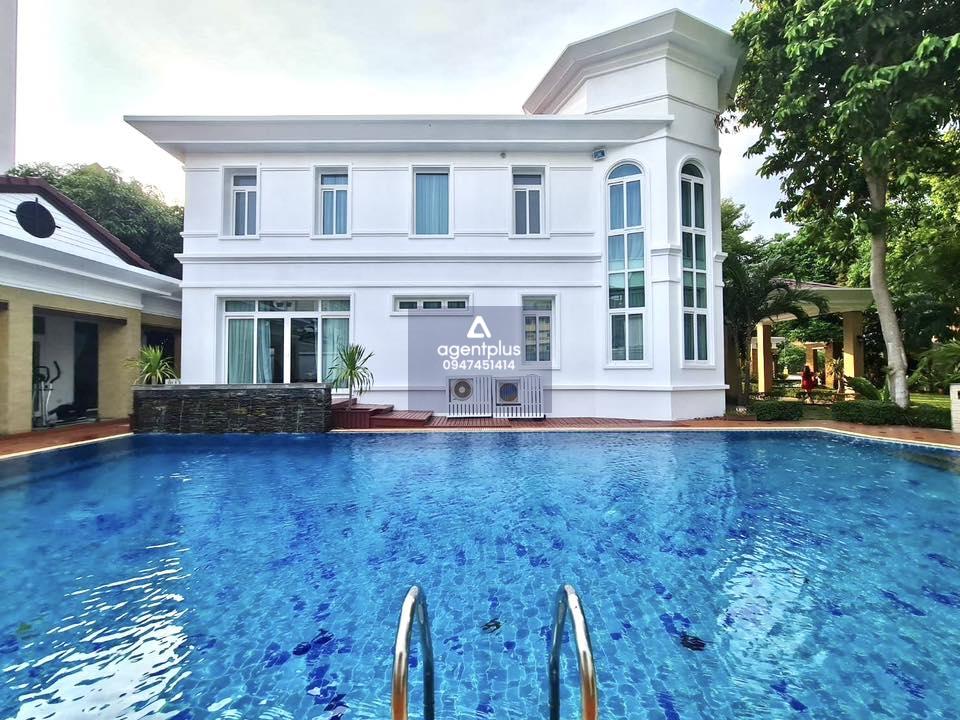 ขายพูลวิลล่าหรู บนเขาพระตำหนัก เหมาะอยู่อาศัยและลงทุน