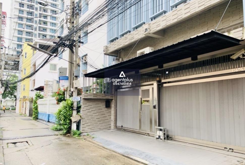 ขายตึกแถว 4 คูหา ใจกลางเมือง พญาไท-ราชเทวี เดินเพียง 2 นาทีถึง BTS พญาไท / 3 นาทีถึง BTS ราชเทวี ทำเลทองแห่งการลงทุน: Home Office + Apartment + Passive Income เหมาะทั้งอยู่อาศัย ทำงาน และปล่อยเช่า