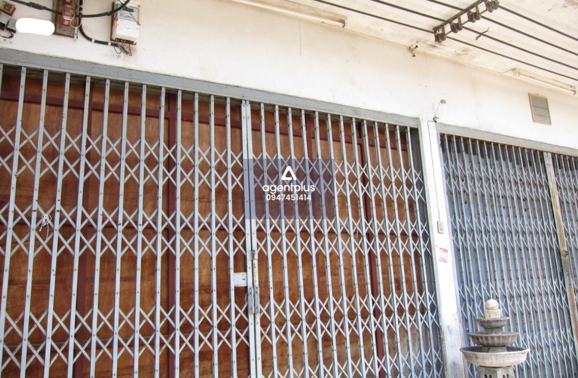 ขายด่วนอาคารพาณิชย์ 3.5 ชั้น (2คูหา) เหมาะกับการเอามารีโนเวทใหม่ ซอยเอกชัย 110 ถนนกาญจนาภิเษก, ถนนบางบอน