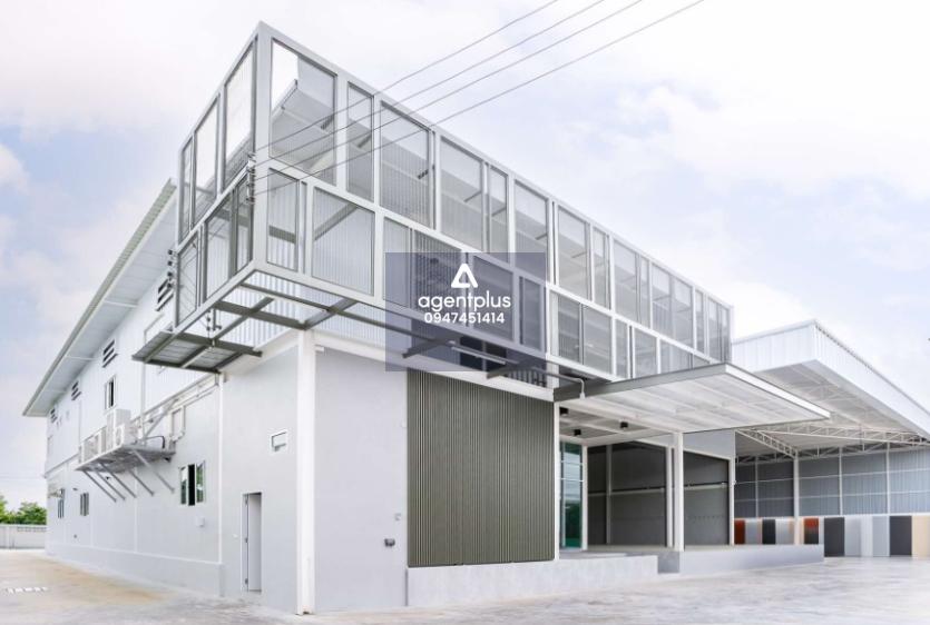 ให้เช่าโกดังสร้างใหม่ 800ตรม – ซอยร่มเกล้า 23