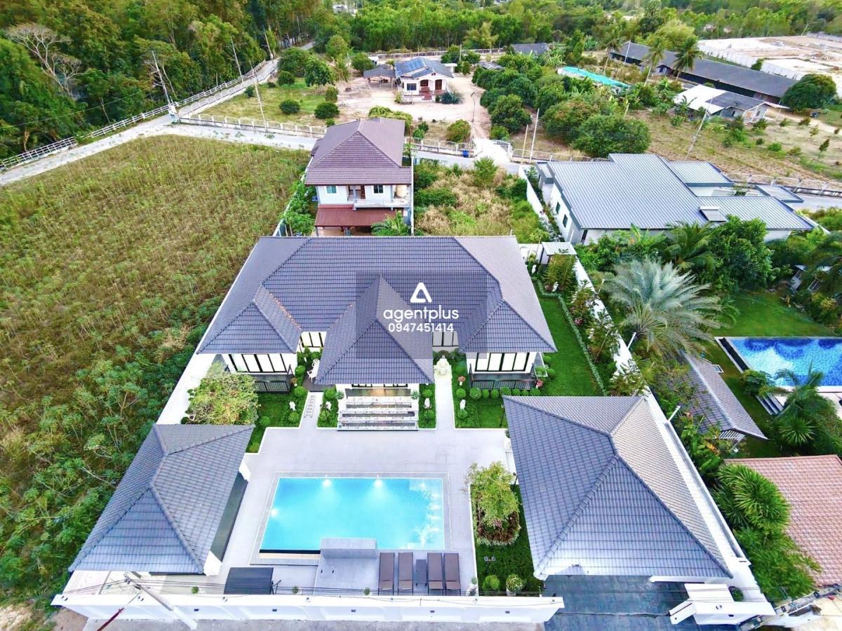 บ้านเดี่ยวพลูวิลล่า สร้างใหม่ ฟังชั่นครบ สไตล์โมเดิร์น ลักซูรี ซอยสยามคันทรีคลับ พัทยา