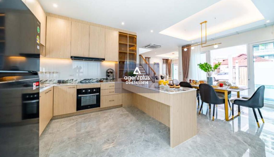 ขาย านพลูวิลล่า หมู่บ้านรอยัลพาร์ควิลเลจ - ถนนเทพประสิทธิ์ โลเคชั่นใจกลางเมืองพัทยา