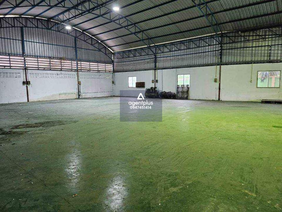 * ขายโกดังพร้อมอาคารพักอาศัย หนอง​หงษ์ พานทอง ชลบุรี