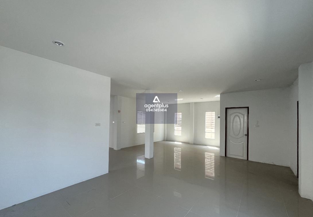 บ้านเดี่ยว โครงการปัถยะกร ราชบุรี ปรับปรุงใหม่ บ้านเดี่ยว 2 ชั้น ทำเลดีในแหล่งชุมชน ห่างจากถนนราชบุรี-ผาปกประมาณ 150 เมตร เดินทางเข้า-ออกสะดวก