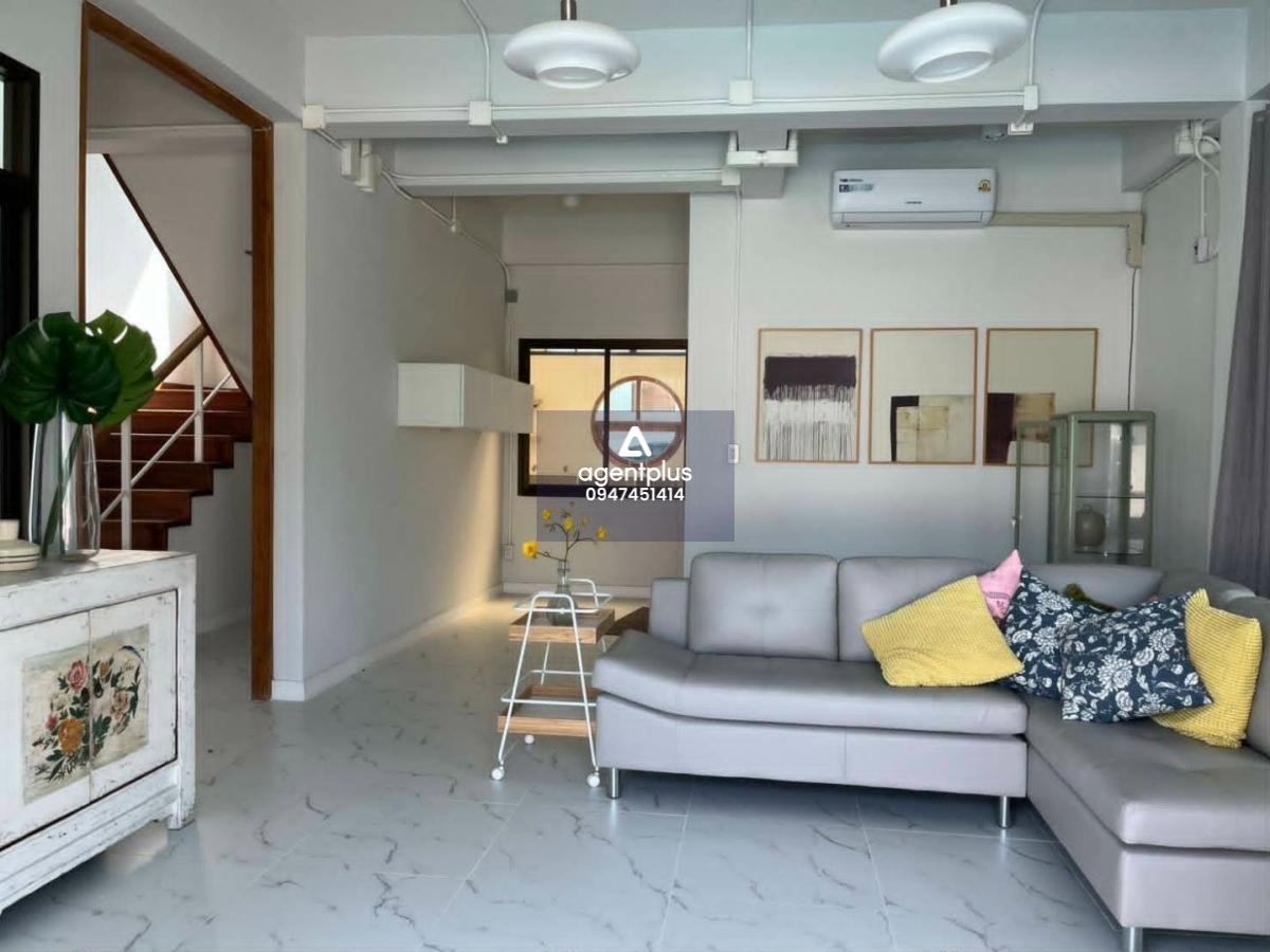 ให้เช่า Luxury Pool Villa วิลล่าสีขาว 2 ชั้น สไตล์ Modern Tropical บางเสร่ – พัทยา 