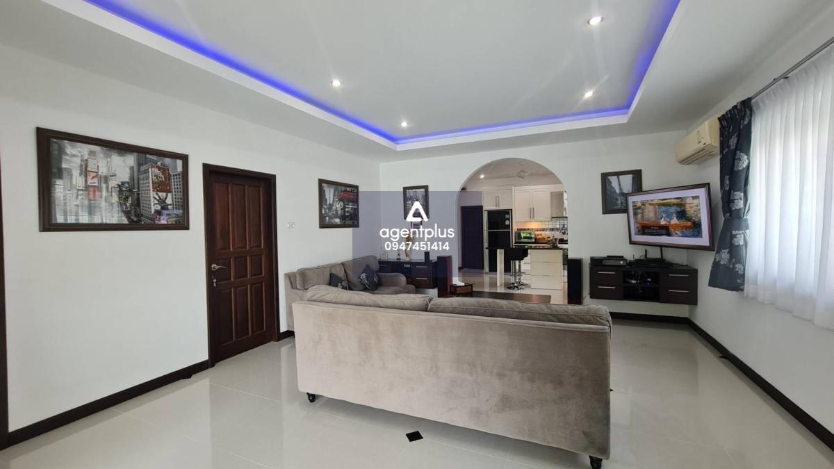 บ้านพูลวิลล่า ราคาพิเศษ บ้านสวยพร้อมเข้าอยู่ บางเสร่ พัทยา ชลบุรี