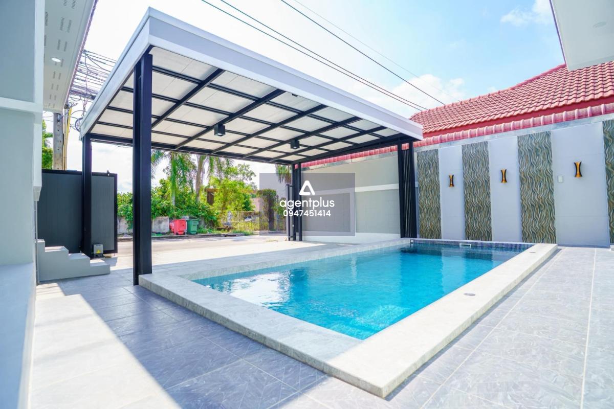 บ้านเดี่ยวพร้อมสระว่ายน้ำ ติดถนนเส้นหลัก โซนห้วยใหญ่ ทำเลดี แหล่งชุมชน เดินทางสะดวก ราคาพิเศษ เมืองพัทยา