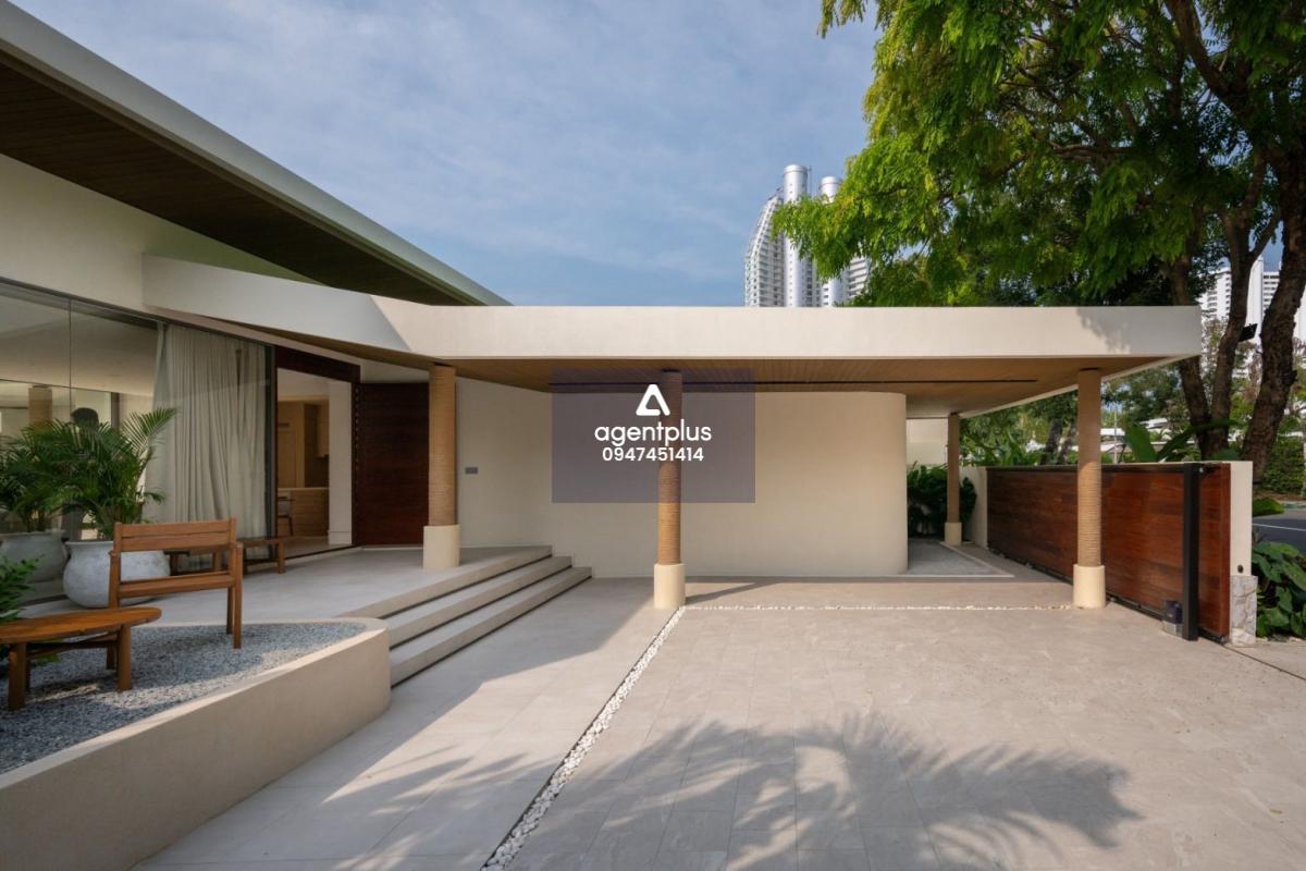 *พูลวิลล่าหรู Pool Villa Mövenpick – White Sand Beach, นาจอมเทียน ชลบุรี