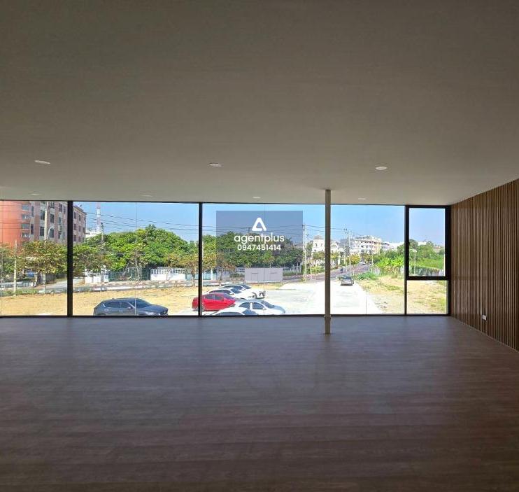 ยูนิคอร์นปาร์ค พระราม 2 ออฟฟิศ โชว์รูมใหม่ ให้เช่า ติดถนนพระราม 2 ซอย 28 วัดสีสุก ใกล้ทางด่วน ใจกลางกรุงเทพตอนใต้ เหมาะเป็นโชว์รูม คาเฟ่ ออฟฟิศ