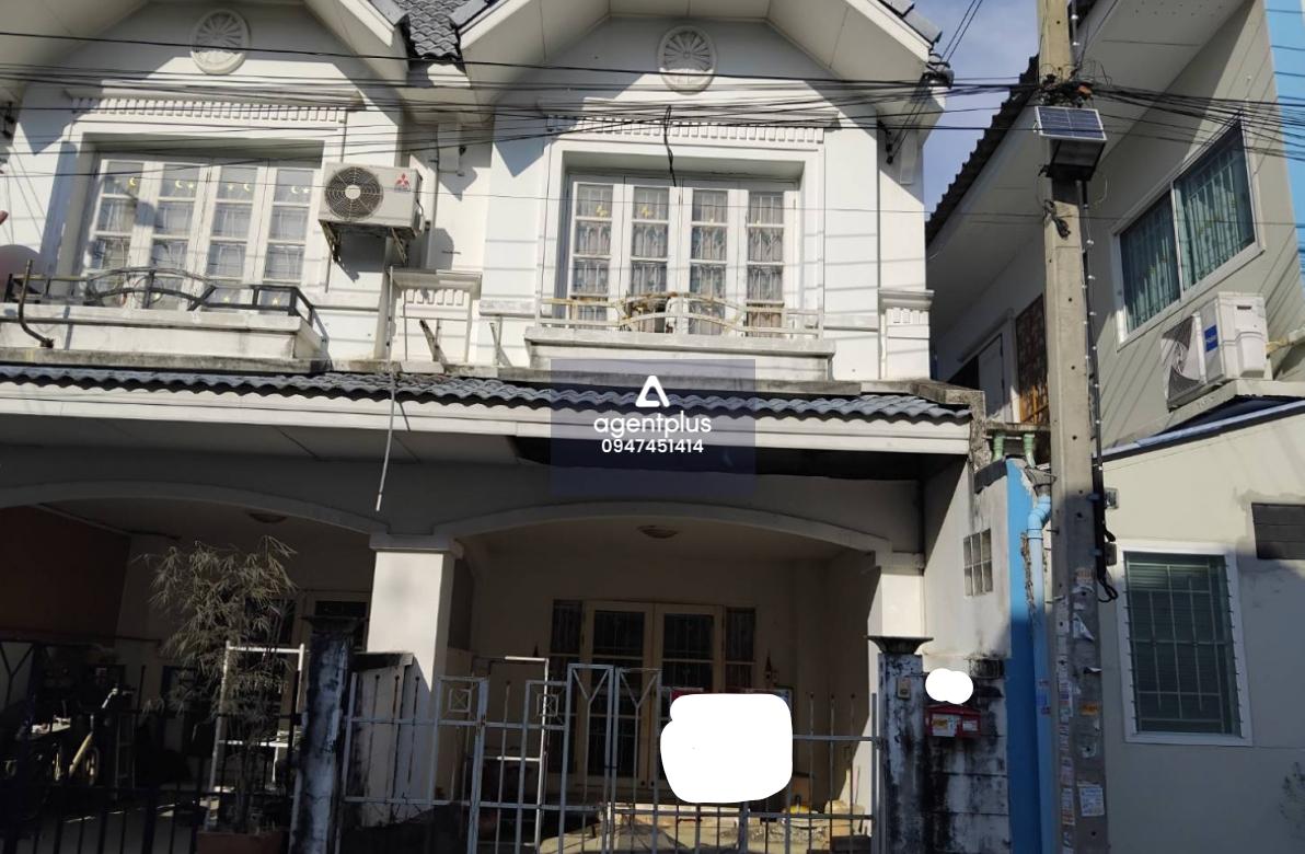 ขายด่วนทาวน์เฮ้าส์ 2 ชั้น โครงการมนวดี เอ็กคลูซีฟ อยู่ใกล้ รถไฟฟ้าสายสีม่วง สถานีคลองบางไผ่ เดินทางสะดวกใกล้ถนนกาญจนาภิเษก