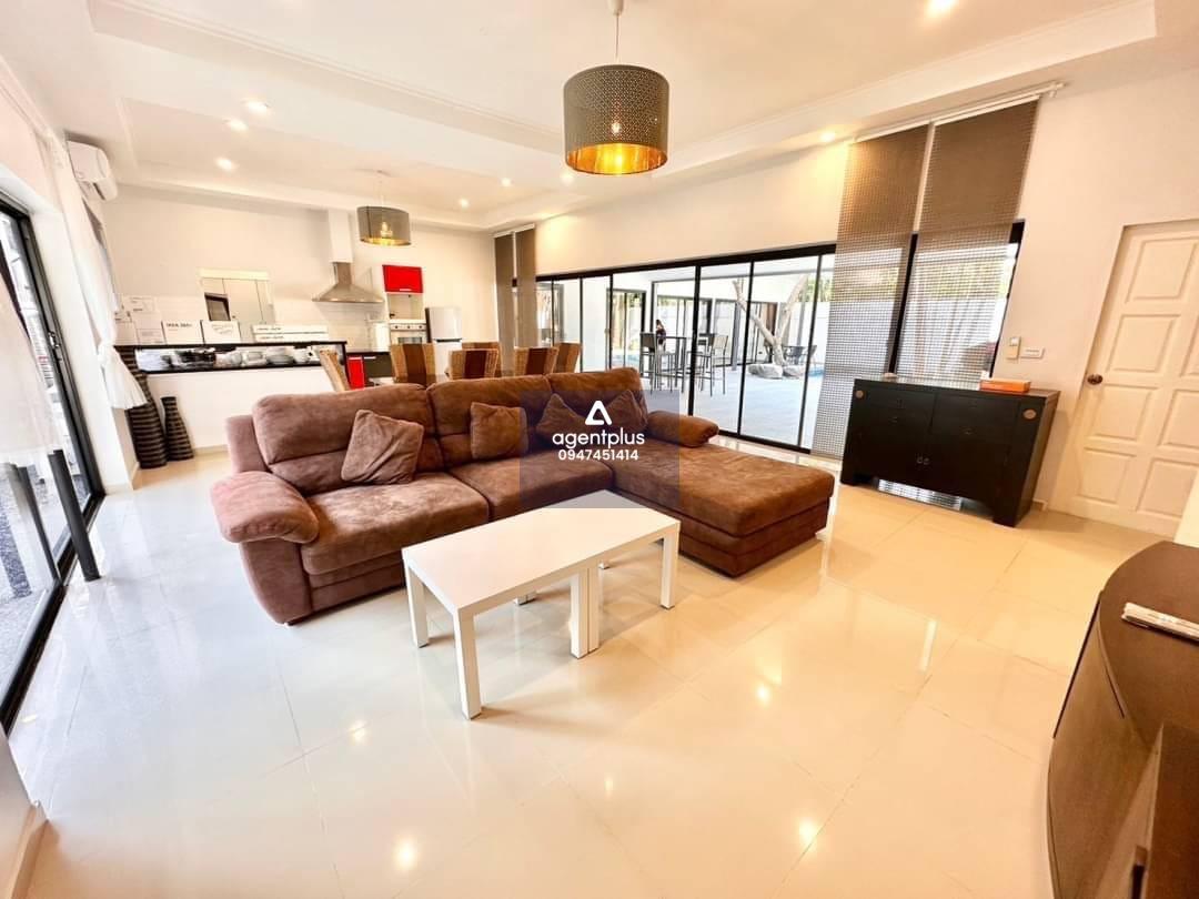 #ให้เช่าบ้านพูลวิลล่าใจกลางเมืองพัทยา- พระตำหนักซอย 5  ใกล้ชายหาดและวอกกิ้งสตรีท สะดวกสบาย แวดล้อมด้วยสิ่งอำนวยความสะดวกครบครัน