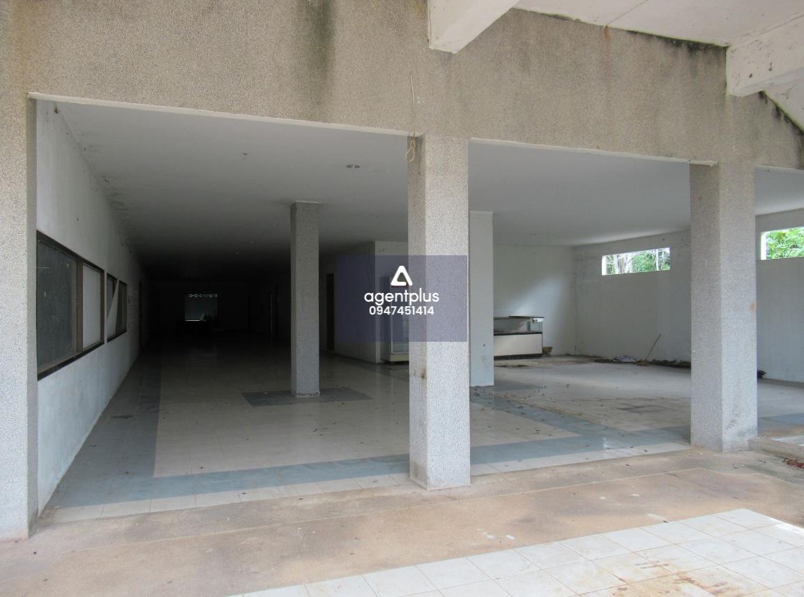 ขายลานโบว์ลิ่ง ใจกลางเมืองกระบี่ ทำเลทอง อาคารขนาดใหญ่เหมาะลงทุนธุรกิจบันเทิง สปอร์ตคลับ ฟิตเนส หรือรีโนเวทเป็นศูนย์การค้าขนาดย่อม