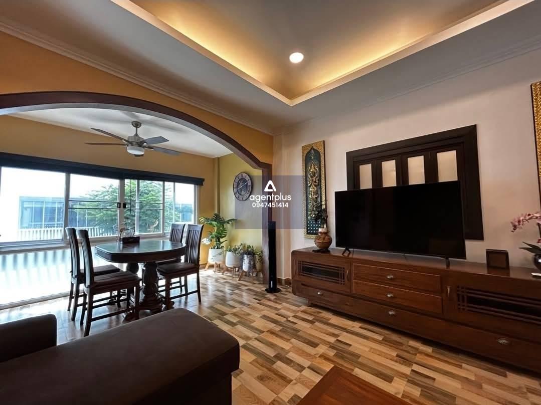 คอนโดหรูตกแต่งสไตล์ไทย-ตะวันตก ให้เช่า บ้านสวนลลนา จอมเทียน พัทยา