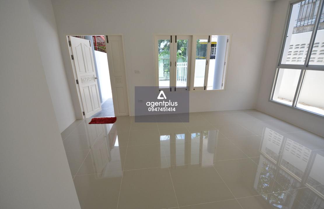 ทาวน์เฮ้าส์ 3 ชั้น ทำเลดี ใจกลางเมือง การคมนาคมสะดวก