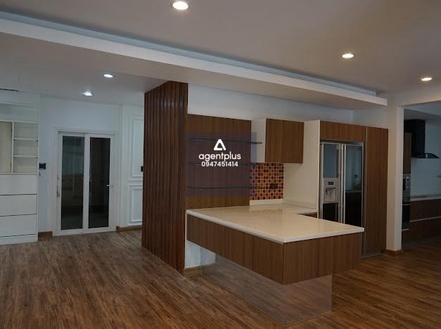 ขาย / เช่า บ้านหรู 3 ชั้น – ซอยทุ่งกลมตาลหมัน