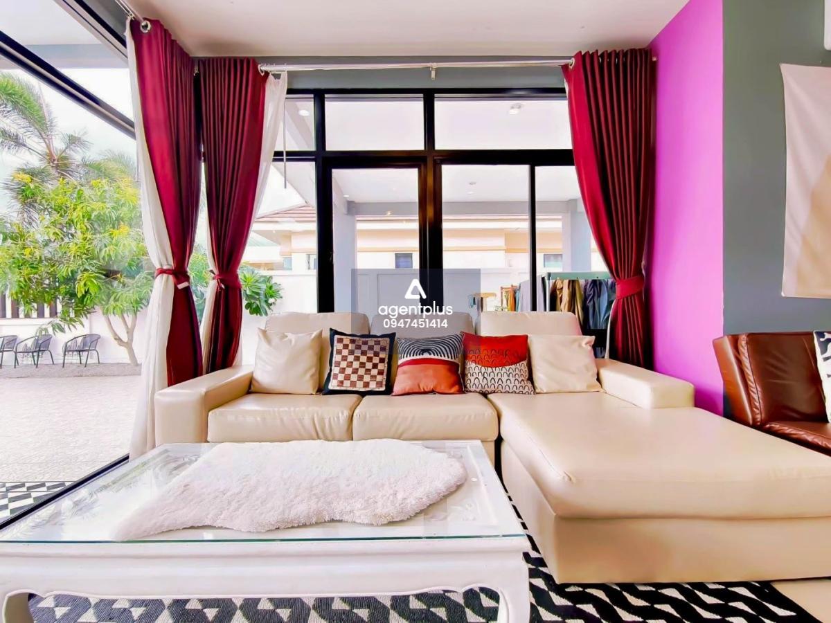 ขายบ้านพลูวิวล่าลดราคาจาก 8.9 เหลือ 7.9 โอนคนละครึ่ง ขายบ้านพูลวิลล่าหลังสวย จอมเทียน  