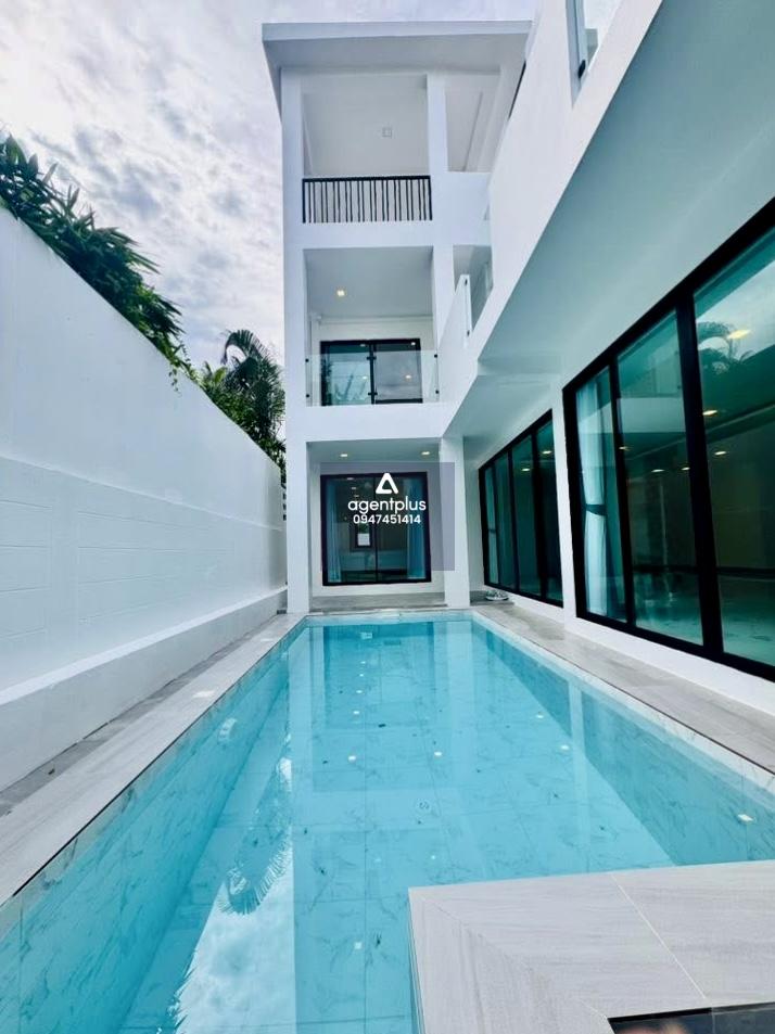 พูลวิลล่าจอมเทียน 5 ห้องนอน เดินแค่ 3 นาทีถึงทะเล!