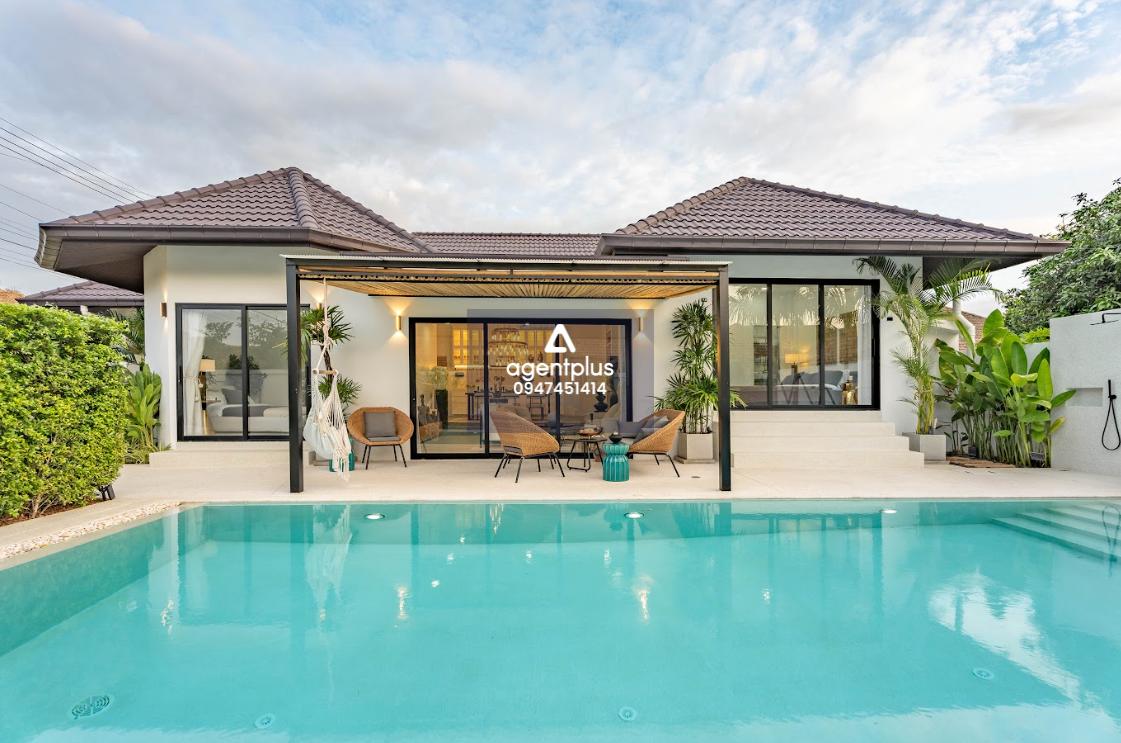 บ้านวิลล่าดีไซน์เนอร์พร้อมสระว่ายน้ำในพัทยา